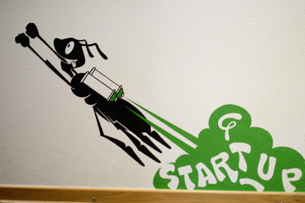 founders needing help with fundraising and pitch decks